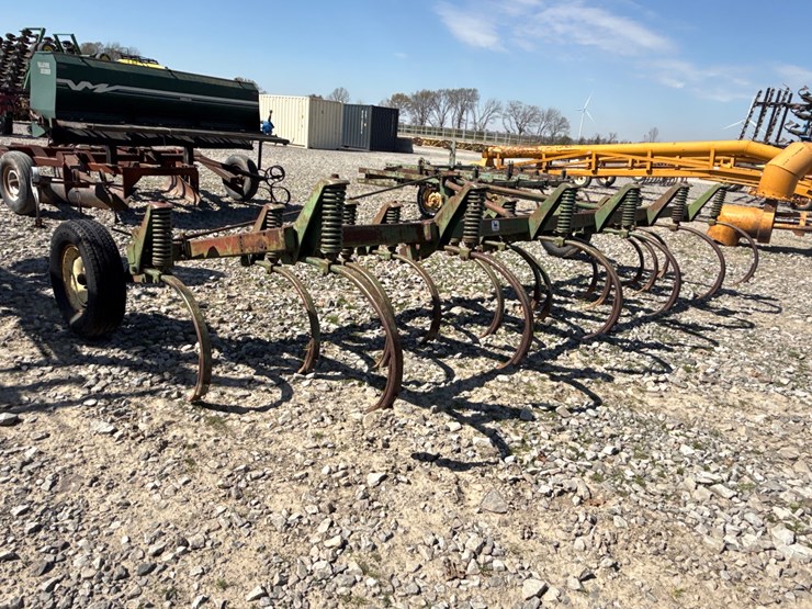 john-deere-17-image-4