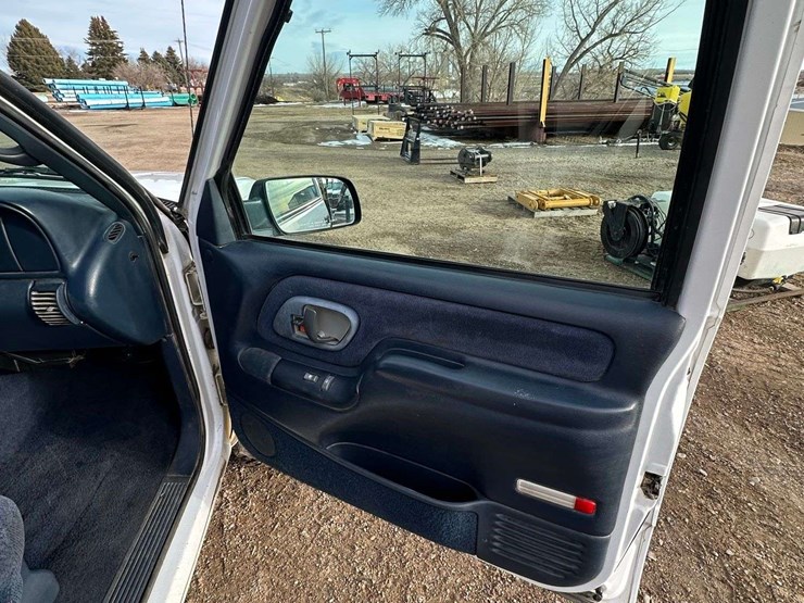 1997-gmc-3500-image-39