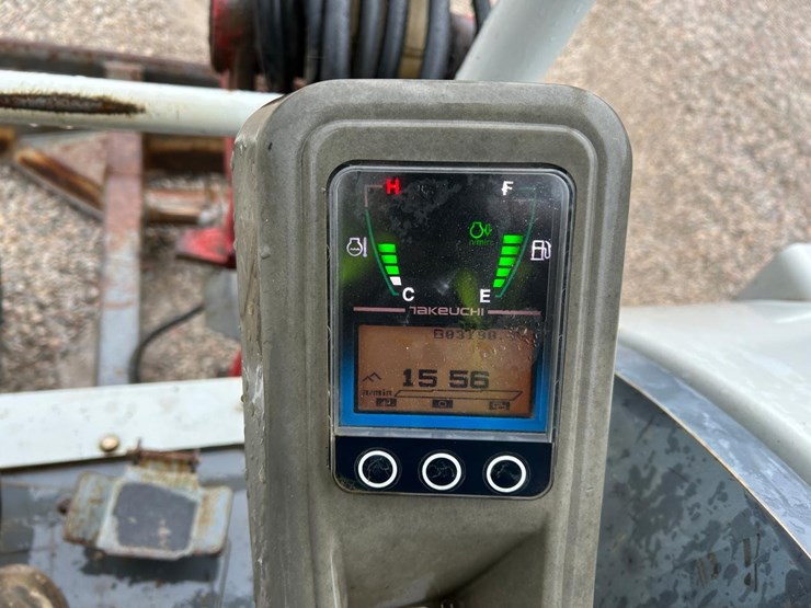 2015-takeuchi-tb260-image-21