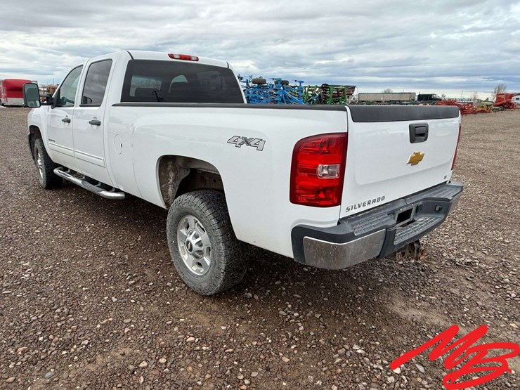 2014-chevrolet-2500-image-6