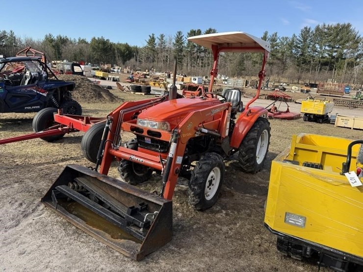 jm-354le-tractor-with-koyker-loader-image-1
