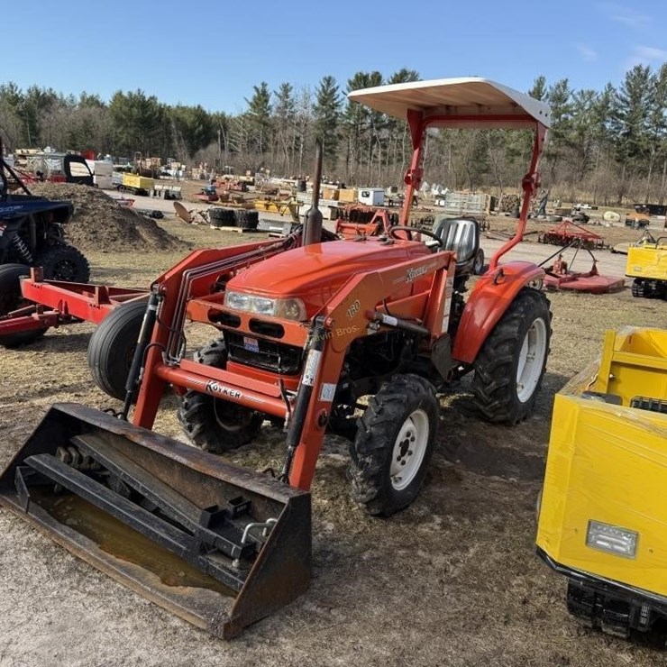 JM 354LE Tractor with Koyker Loader