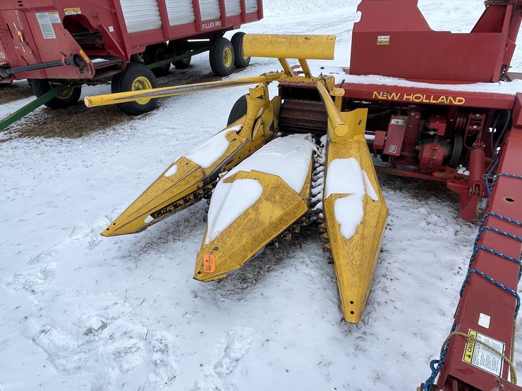 #6024-•-new-holland-(2)-row-corn-head-image-1