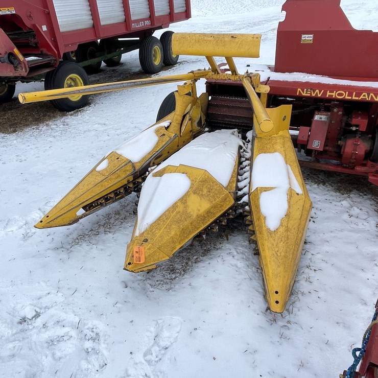 #6024 • New Holland (2) Row Corn Head