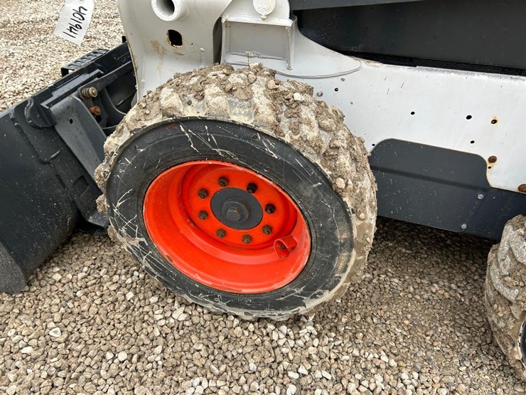 2020-bobcat-s570-image-16