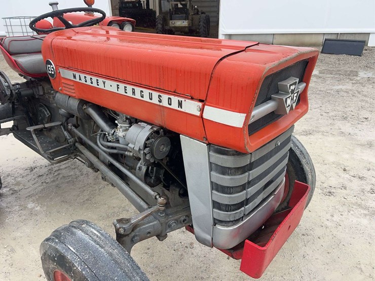 massey-ferguson-135-image-11