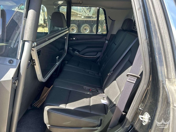 2017-chevrolet-tahoe-image-21