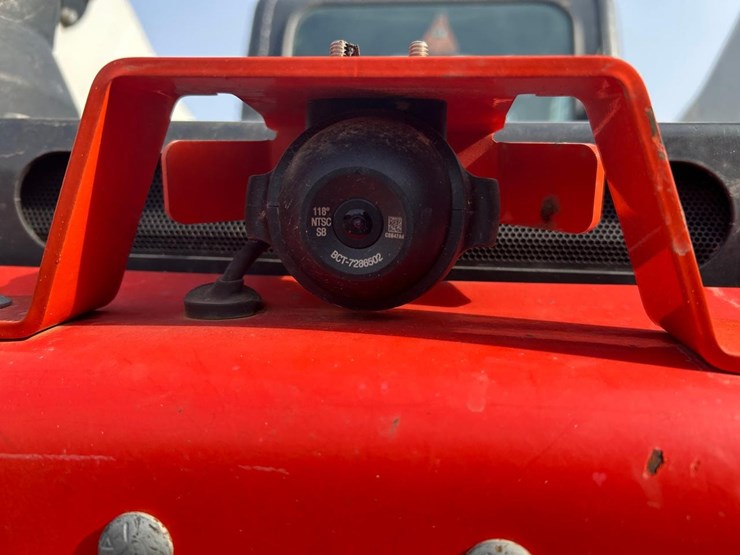 2023-bobcat-t770-image-16