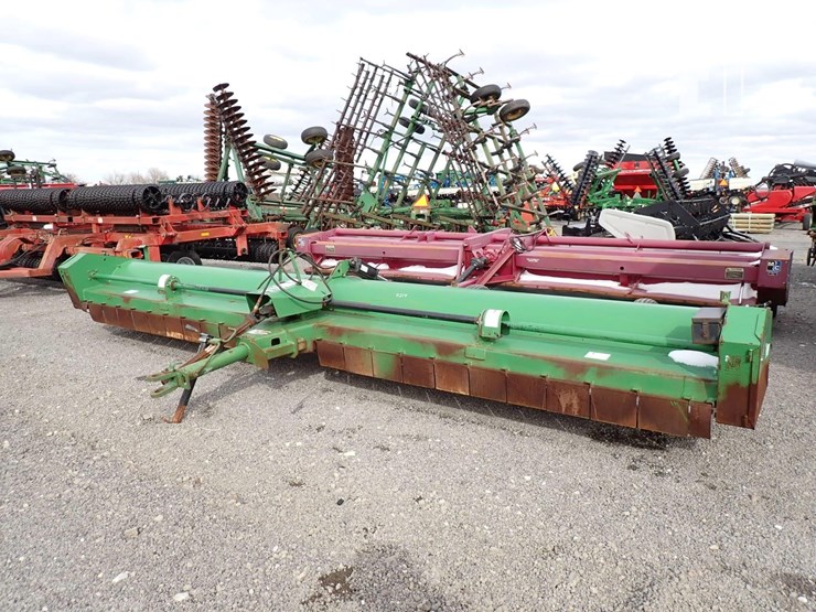 john-deere-120-image-1