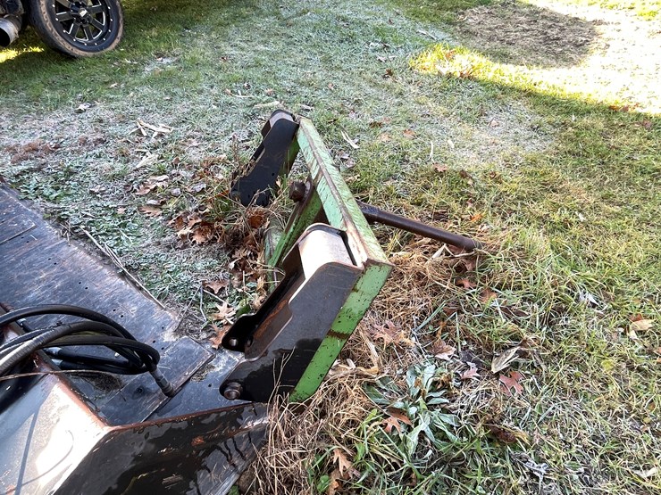 #6032-•-loader-mount-bale-spear-image-2