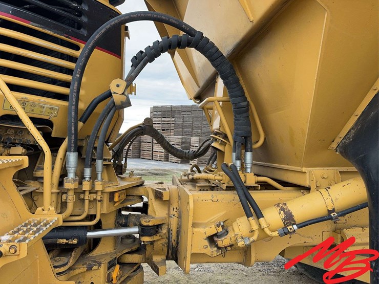 2007-caterpillar-740-image-41