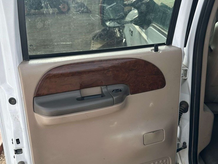 2004-ford-f250-lariat-image-23