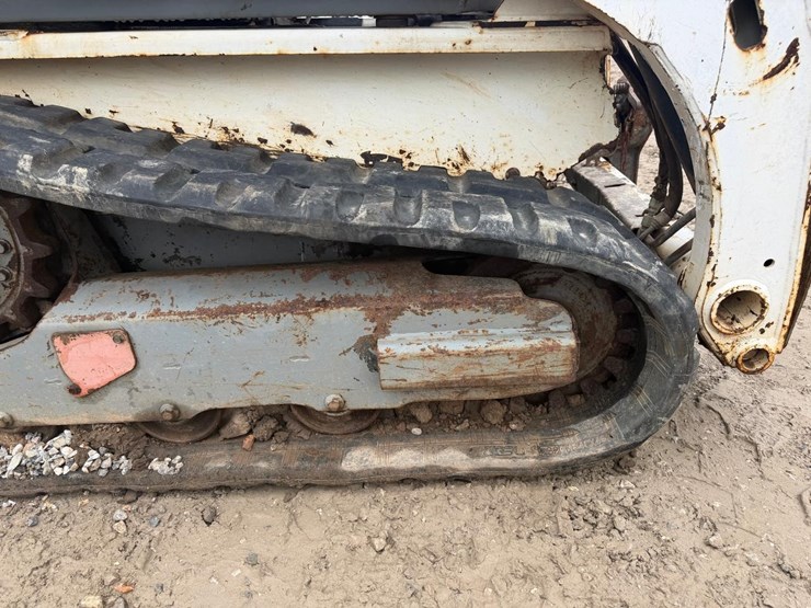 2016-bobcat-t450-image-14