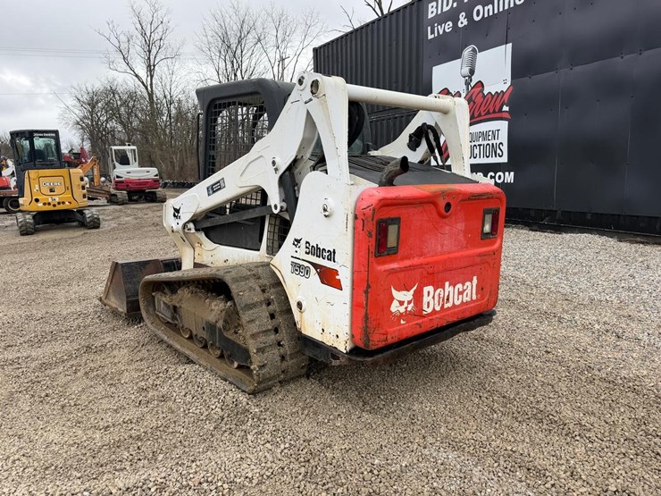 2016-bobcat-t590-image-2