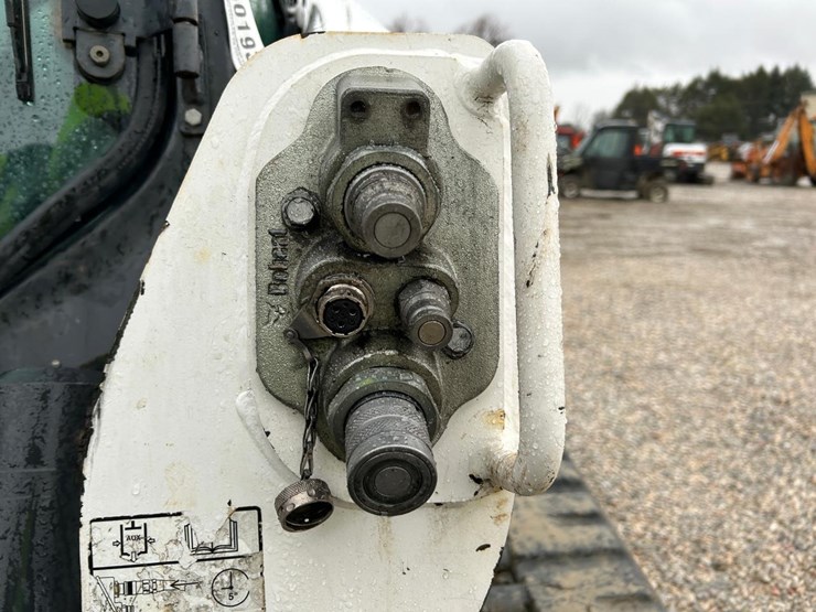 2022-bobcat-t770-image-12