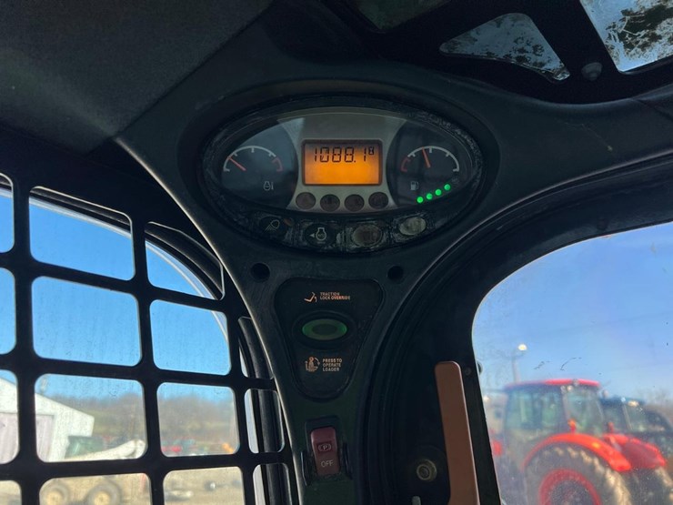 2020-bobcat-t770-image-17