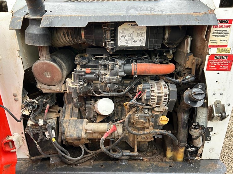 2022-bobcat-t550-image-16