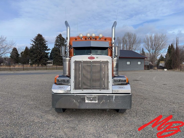2004-peterbilt-379-image-11
