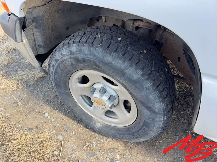 2002-chevrolet-silverado-1500-ls-image-13