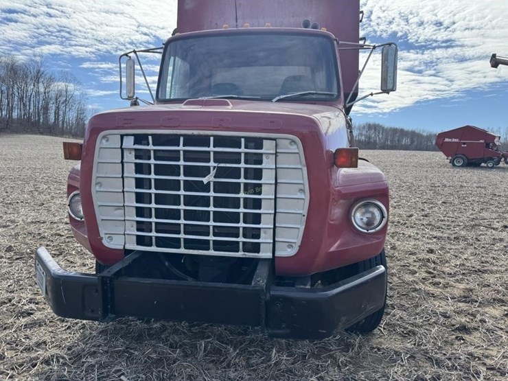 1980-ford-8000-image-3