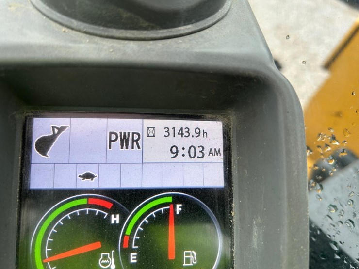 2019-deere-85g-image-24