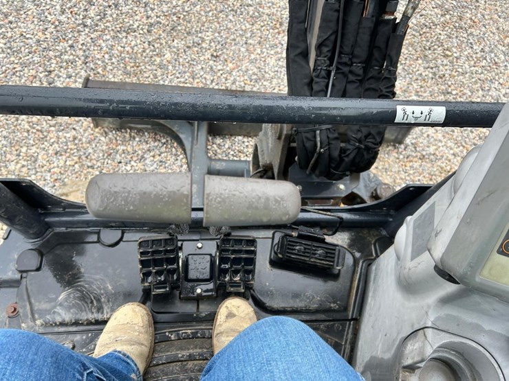 2021-deere-35g-image-24