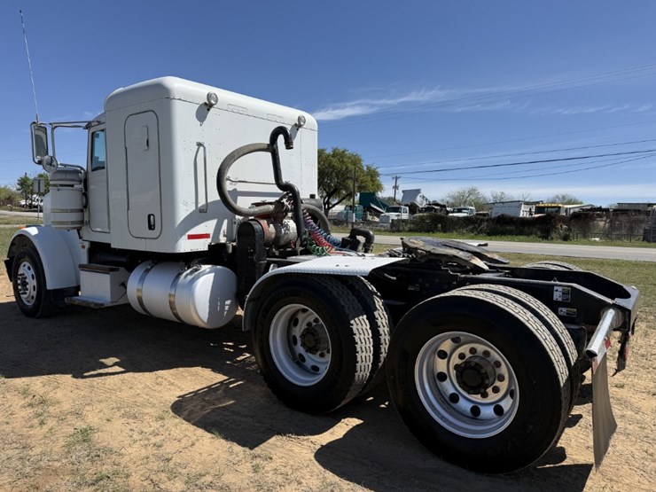 2013-peterbilt-367-image-7