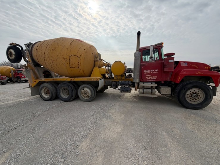 1999-mack-mixer-image-4