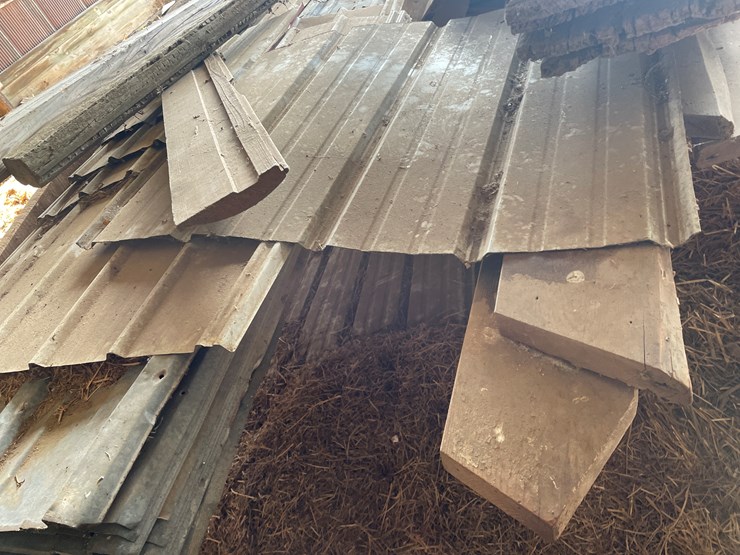 #6069-•-18'-flatbed-wagon-with-contents-image-24