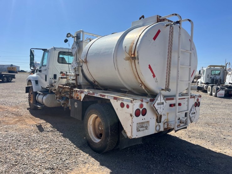 2011-international-workstar-7300-image-7