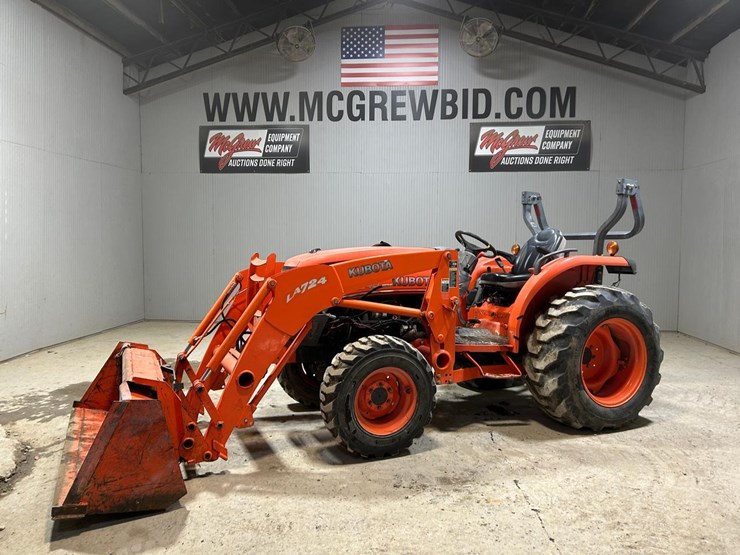 kubota-la724-image-1
