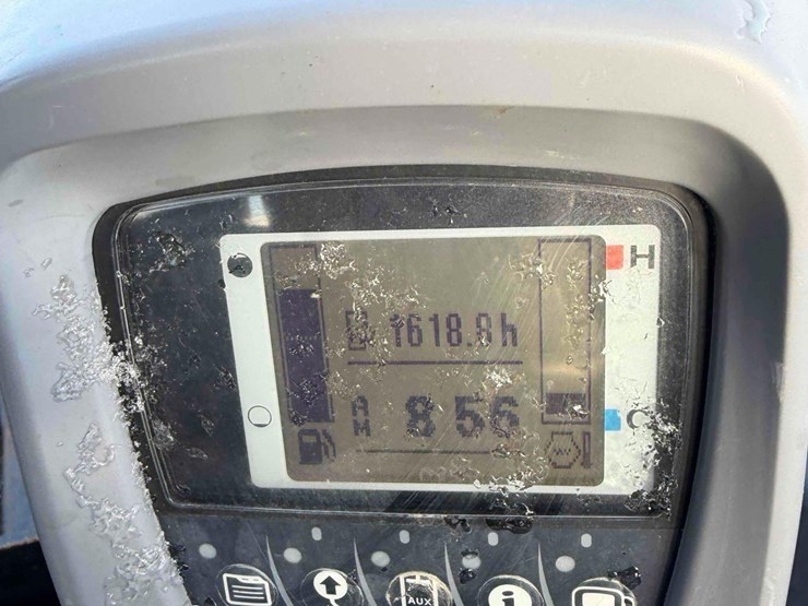 2018-kubota-kx040-image-17