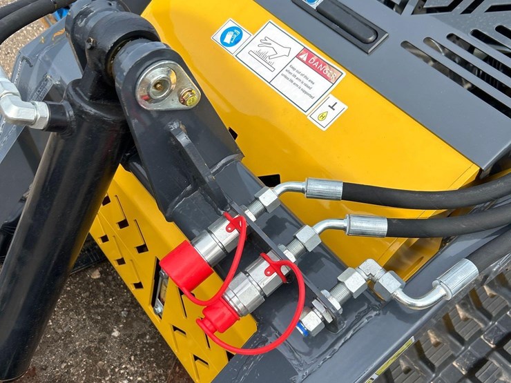2025-sdlanch-sdll60-mini-crawler-skid-steer-image-9