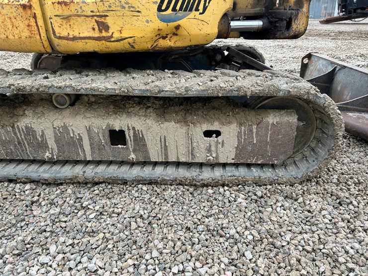 komatsu-pc35mr-2-image-12