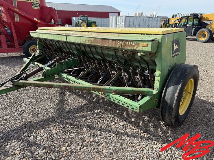 john-deere-8300-image-3