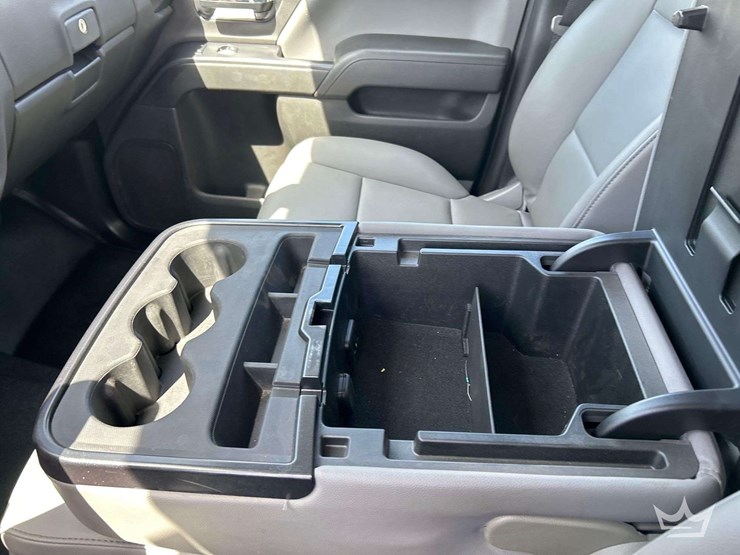 2022-chevrolet-silverado-6500hd-image-18