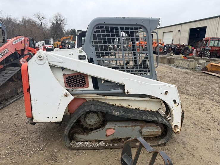 2016-bobcat-t450-image-5