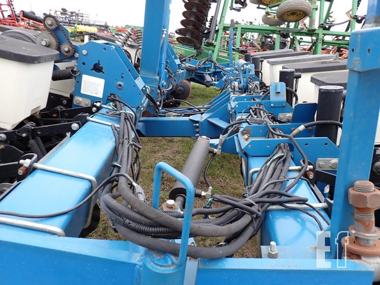 kinze-2300-image-10