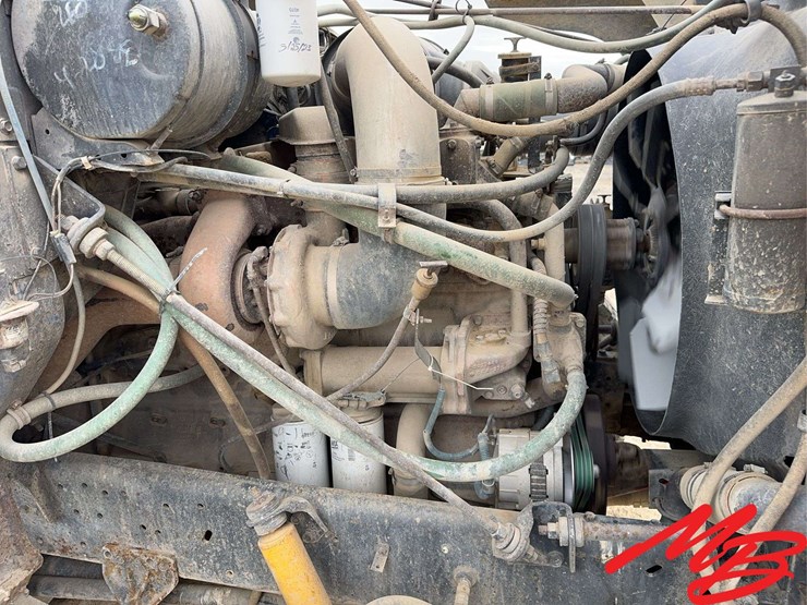 1985-international-s2500-image-36