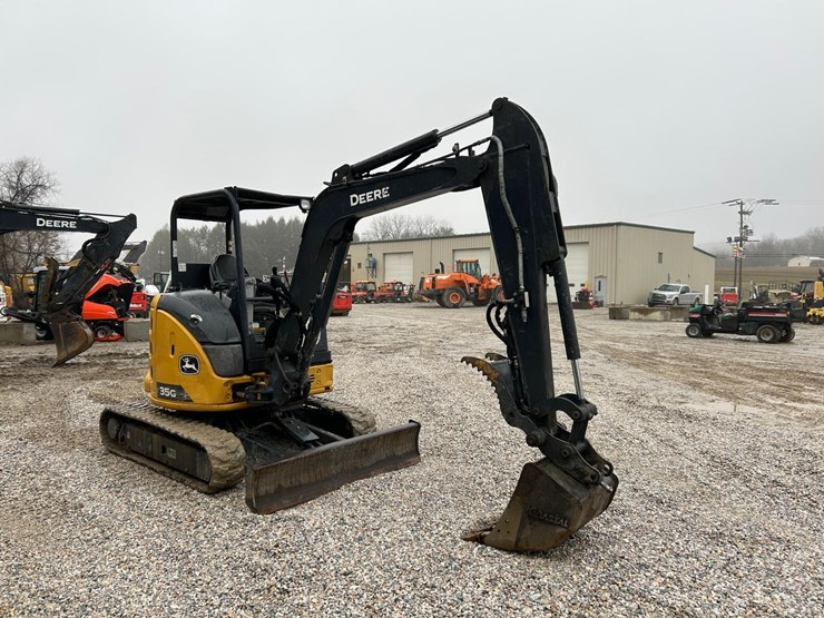 2021-deere-35g-image-6