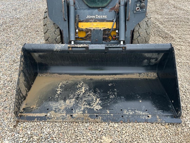 2020-deere-318g-image-9