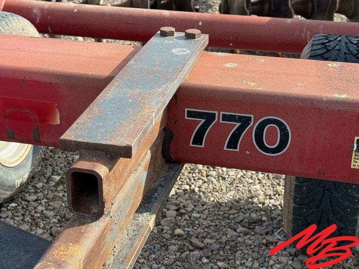 case-ih-770-image-13