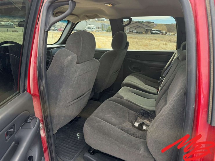 2004-chevrolet-silverado-2500-image-39