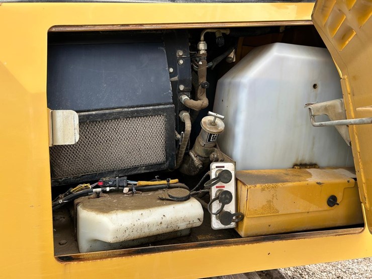 2015-caterpillar-d6k2-lgp-image-20