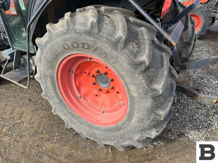 2016-kubota-m8540hd-image-12