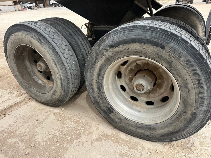 2014-axle-end-dump-image-10