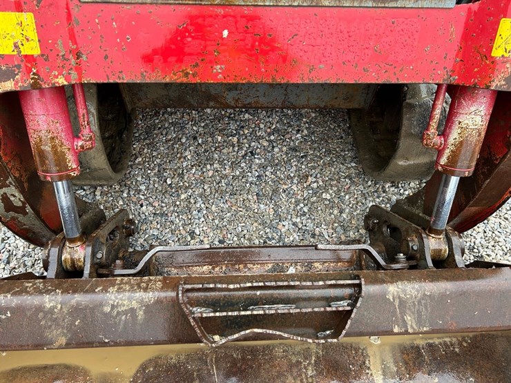 takeuchi-tl12-image-10