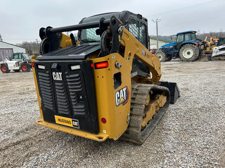 2024-caterpillar-255-image-4