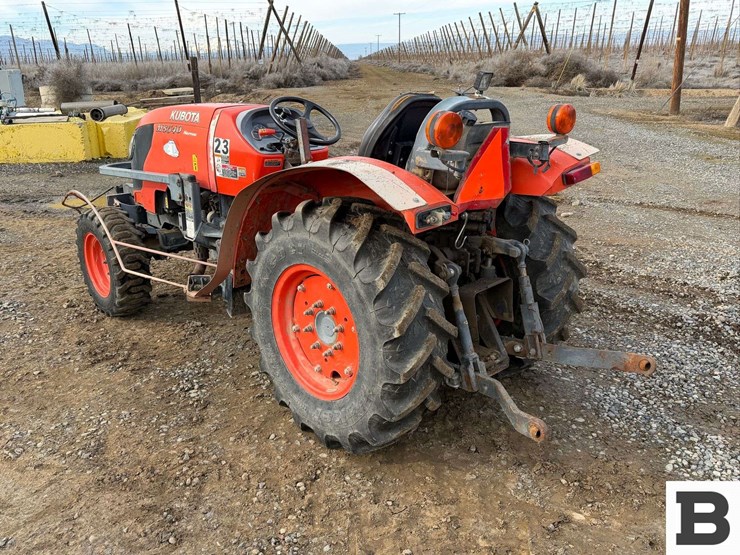 2014-kubota-m8540n-image-4