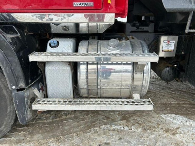 2017-western-star-4700-image-42